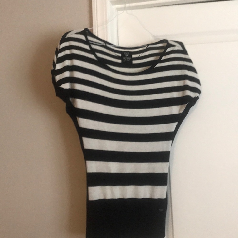 Black and white sweater shirt